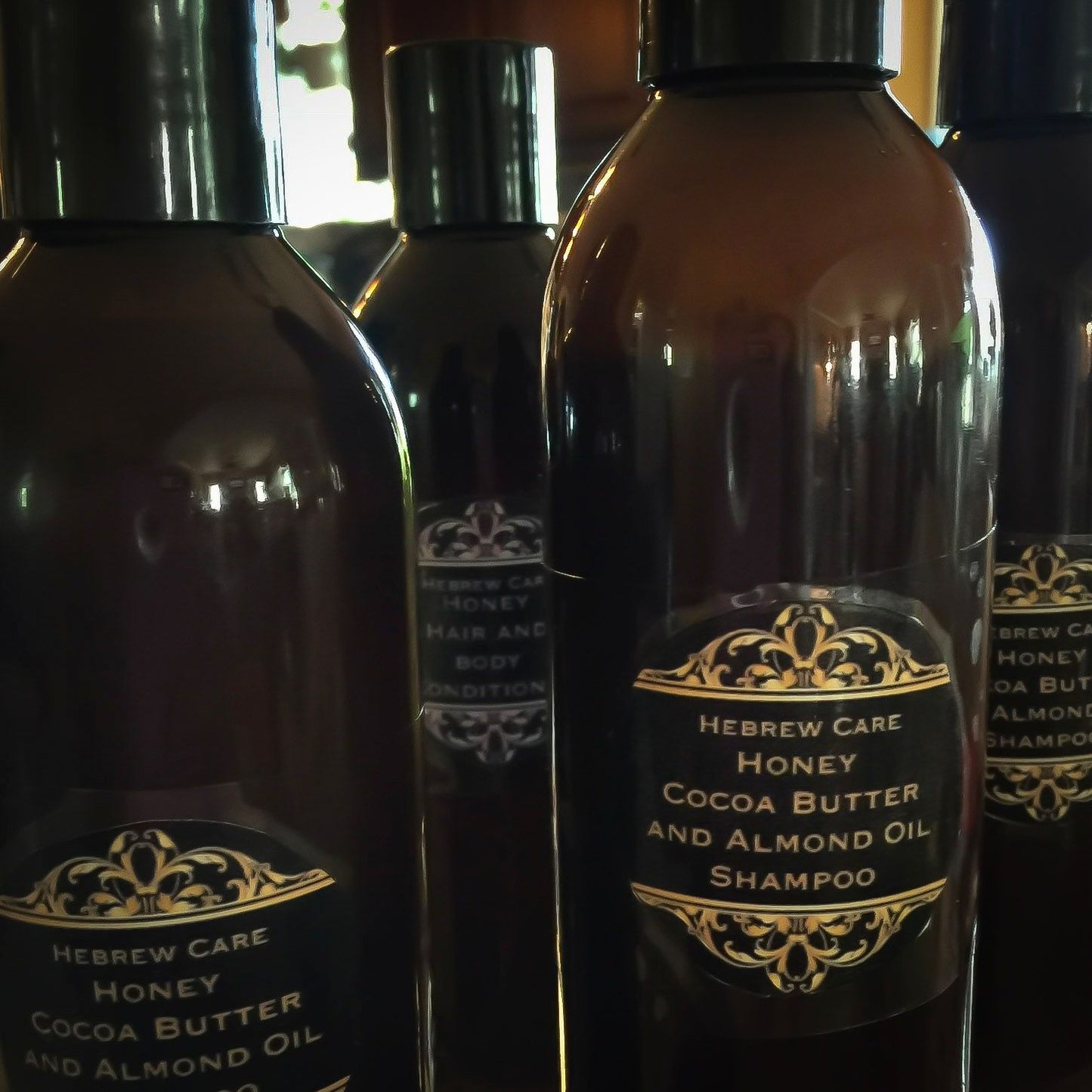 Creamy Shampoo With Neem, Aloe, and a Hint of Honey, and Rosemary. Residue Free!